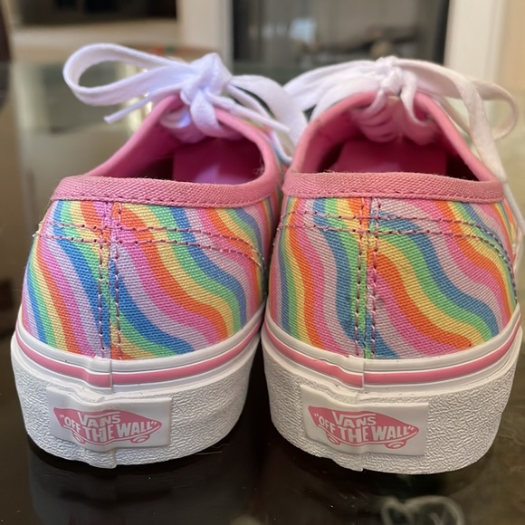 Vans shoes rainbow wave print - Picture 2 of 7